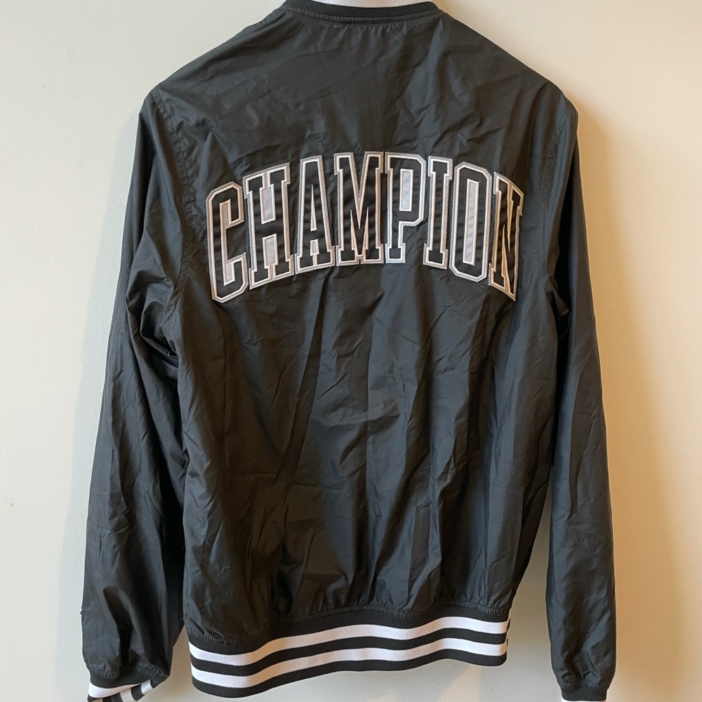 Champion windbreak in good condition! :)